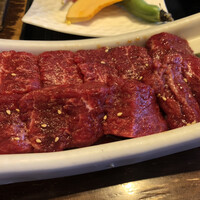 飛騨牛一頭家 馬喰一代 銀座 - 鮮度感じる赤です