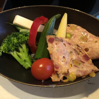 飛騨牛一頭家 馬喰一代 銀座 - これはサラダ。味噌つけて食べる