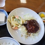 Takenoya - ハンバーグとマカロニサラダ
