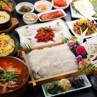 한국 유수의 미나토마치 「무안」에서 매일 아침 공수되는 생 문어가 일품!