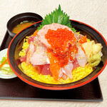 Sanchokusengyoto Nihonshu Uo - 海鮮丼