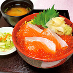 Sanchokusengyoto Nihonshu Uo - 親子丼