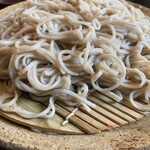 明神そば - 細く切り揃えられた蕎麦