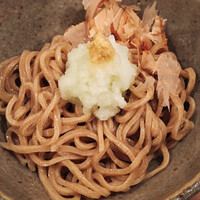 自家製粉石臼挽きうどん 青空blue 本店 - 「ちく天ぶっかけうどん」の「自家製粉粗挽きうどん」②