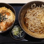 ゆで太郎 - 『満腹かつ丼セット(暖かいそばとかつ丼)』(税込み890円)