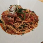 ボーノ - チョリソーのトマトソースパスタ  ホウレン草入り