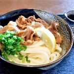 情熱うどん わらく - 肉ぶっかけ冷