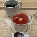カフェ ミール ムジ - 苺のパンナコッタ＆コーヒー