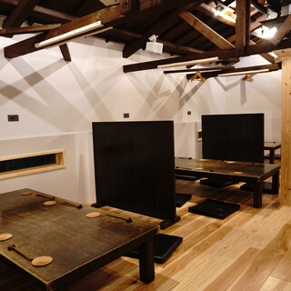 The 2nd floor tatami room can be reserved for 12 or more people!