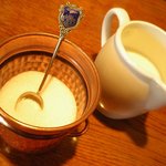 ブンブン紅茶店 - ミルクと砂糖