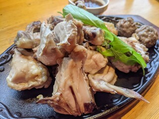 伊太利食堂 ヨシザキ - 骨付きチキンとハーブつくねのグリル