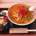 美どり亭 - 担々麺+ミニチャーシュー丼