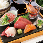 [Today's Sashimi Set Meal]