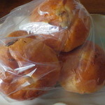 パンとケーキのみやこや - プチレーズン（263円）