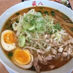 蔵八ラーメン亭 - メガ盛りみそ味990円