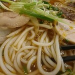 HUONG LY - ブンボーフエ 麺アップ！