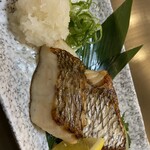 天然鯛の鉄板白醤油焼き