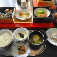 日本料理 湯河原 華暦 - 湯河原 和朝食膳