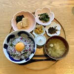 小割烹 おはし - 【ご飯は大盛り(無料)にしてます】釜揚げしらすとしその香丼 1,200円(税込1,320円)