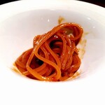 蒼 - オマケのスペシャルパスタ(∩´∀｀)∩　あのビスクで生から煮込んだパスタは小麦の香りを残しながら芯までビスクが浸透している不思議パスタでした。2口程度でしたが、この量もらって帰れたら、翌日ワイン1本と一緒に暮らしていける。