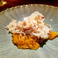 蒼 - 京丹後の 魚政さんが禁漁最後の松葉を蒼さんの為に活かしておいて、前日浜茹でにして送って下さったものを使用。以前は生をお店で茹でていましたが、輸送のストレスその他で浜茹でが優っていると判断されたそう。確かに旨みの濃さは桁違いでした♡