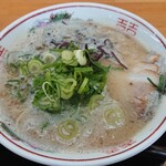 マル九堂 - 料理写真:九州とんこつ(極細麺) \720