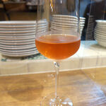 バール トレンタ トレ - ロゼワイン（グラス￥700）。桜の季節に合わせて…