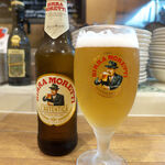バール トレンタ トレ - 「モレッティ」プレミアムラガー（￥800）。イタリアを代表する瓶ビール