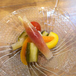 バール トレンタ トレ - 自家製ピクルス（￥400）。ほかの料理を待つ間の一品に、肉料理などの箸休めに