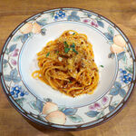 バール トレンタ トレ - 特製ボロネーゼ（￥1200）。手打ちの生パスタにフライパンでソースを絡め、丁寧に作ってくれる