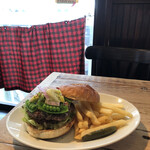 GRILL BURGER CLUB SASA - 【4月のMonth Burger】  『春キャベツたっぷりペペロンチーノBurger¥1150』 ※平日ランチは、ソフトドリンク付