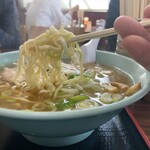 塩苅食堂 - 麺は中細チジレ