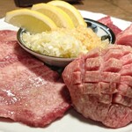 HEY MEAT - WAGYUたん3種盛り合わせ ¥3850＊WAGYUたん＊WAGYU上たん＊マンゴーたん