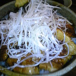 雪ん洞 - もち豚丼（拡大）