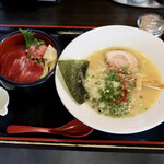 Maguroyasankyuumaru - とりそばとミニ鮪丼