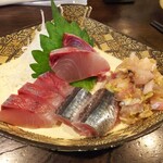 金町製麺 - 刺身盛（秋刀魚、なめろうなど）