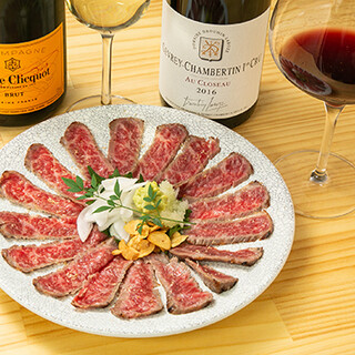 近江牛のたたき、ステーキもぜひ！コースは5,500円～。