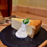 カフェ アンド ファクトリー パルケ - 植村さんのチーズケーキ│プレーン カットタイプ@460円