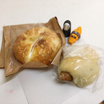 カンテボーレ - チーズのパンと
            ソーセージのパン ※ハイジかヽ(´Д`；)