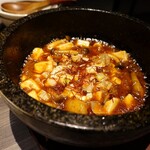 牡蠣×肉×海鮮 MIYABI - 石焼マーボー豆腐