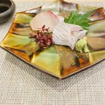 日本料理 孝 - 縞鯵と太刀魚
            