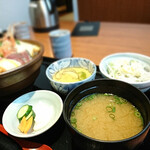 おいしい寿司と活魚料理 魚の飯 - ランチのセット