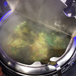 シュエターニ - スープ鍋を開けた瞬間