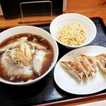 福菜 - チャーシュー麺、半チャーハン、焼きギョーザ