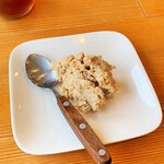 食堂兼居酒屋 コッテロ - いちじくとクルミのクリームチーズ。