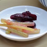 家庭料理 小川 - しば漬けとふきの梅煮