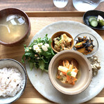 カフェ キトテノワ - 野菜たっぷりランチ