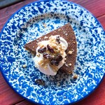 CAFE 古屋アパート - 気まぐれスイーツチョコレートニューヨークチーズケーキ