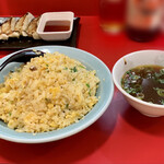 蓬莱 - 炒飯(小) 680円・餃子 4ヶ 300円