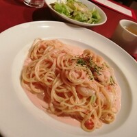 ニコラス 新橋店 - パスタランチ(100g)   900円。サラダ、スープ、飲み物付き。